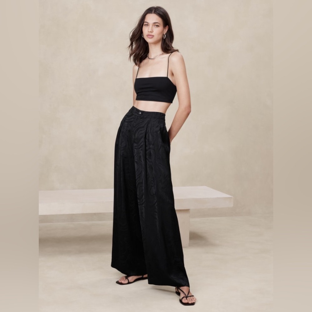 NWT! Banana Republic Jacquard Blac Silky Pleated Wide-Leg Pants - 8 Petite 🧞‍♀️
